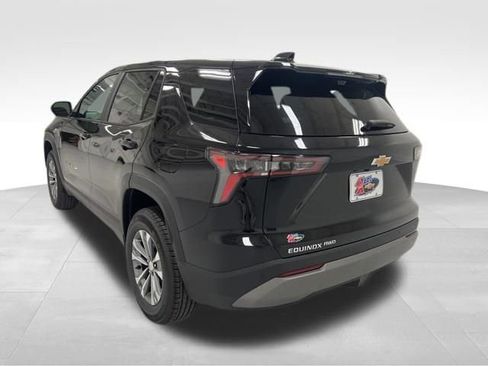 New 2026 Chevrolet Equinox LT w/ Convenience Package II AWD/4WD image 16