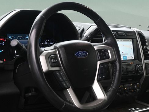 Used 2017 Ford F250 Lariat w/ Lariat Value Package AWD/4WD image 18
