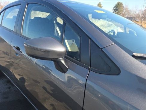 Used 2021 Nissan Versa SV image 6