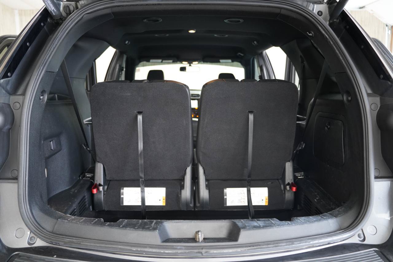 Used 2018 Ford Explorer XLT w/ Equipment Group 202A AWD/4WD image 40