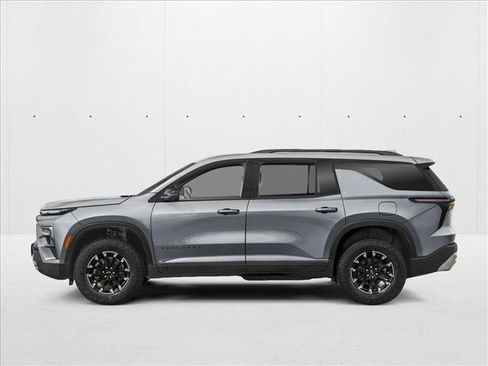 New 2026 Chevrolet Traverse High Country FWD image 3