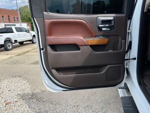 Used 2017 Chevrolet Silverado 1500 High Country AWD/4WD image 15