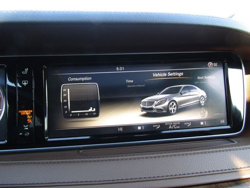 Used 2014 Mercedes-Benz S 550 Sedan w/ Sport Package w/ Sport Package image 27