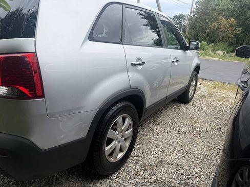 Used 2011 Kia Sorento LX AWD/4WD image 8