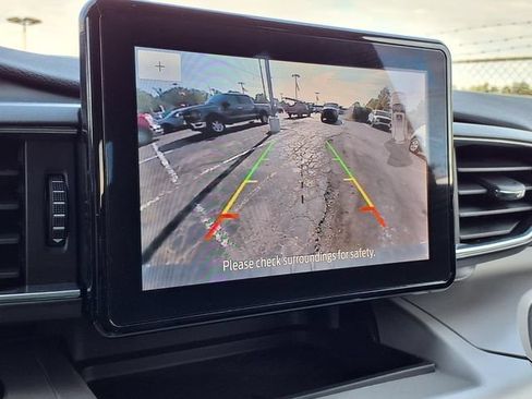 Certified 2023 Ford Explorer XLT w/ Equipment Group 202A AWD/4WD image 10