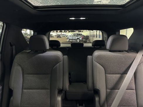 New 2026 Chevrolet Traverse LT w/ Sun and Wheel Package FWD image 23