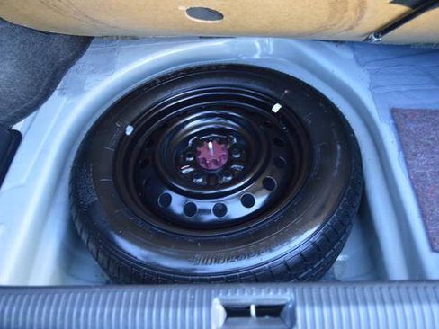 Used 2006 Toyota Camry XLE FWD image 34