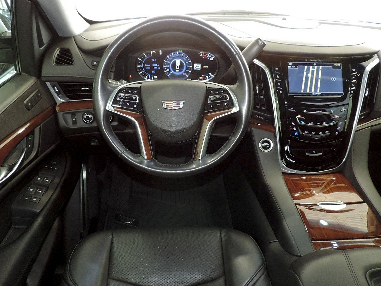 Used 2020 Cadillac Escalade Premium Luxury AWD/4WD image 20