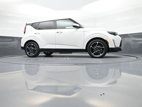 Certified 2023 Kia Soul EX image 29