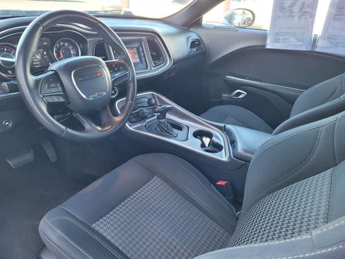 Used 2016 Dodge Challenger SXT image 18