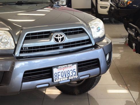 Used 2007 Toyota 4Runner Limited AWD/4WD image 7
