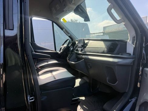Used 2025 Ford Transit 250 148 Medium Roof RWD image 7