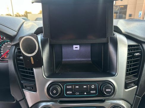 Used 2019 Chevrolet Suburban LT RWD image 44