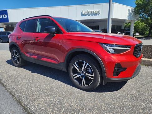 Certified 2023 Volvo XC40 B5 Plus w/ Climate Package AWD/4WD image 1