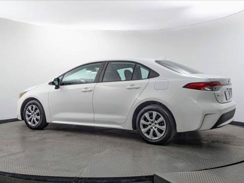 Used 2022 Toyota Corolla LE FWD image 6