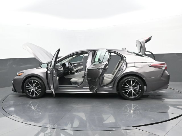 Used 2024 Toyota Camry SE FWD image 32