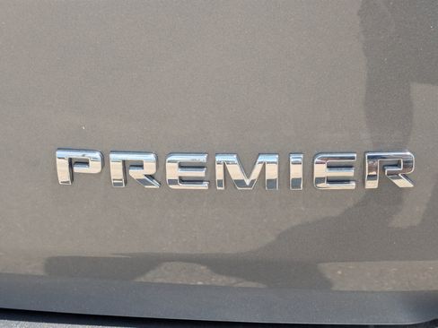 Used 2019 Chevrolet Traverse Premier w/ Driver Confidence II Package image 14