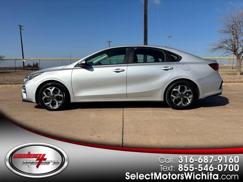 Used 2021 Kia Forte LXS image 1