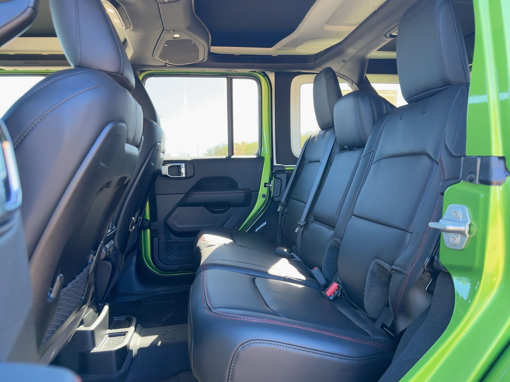 New 2025 Jeep Wrangler Unlimited Rubicon AWD/4WD image 13