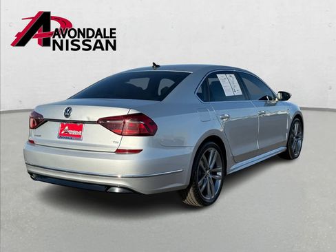 Used 2017 Volkswagen Passat 1.8T R-Line image 7