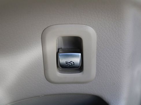 Certified 2021 Mercedes-Benz GLC 300 image 24