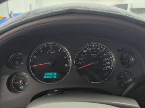 Used 2008 GMC Sierra 1500 SLT w/ SLT Preferred Package AWD/4WD image 14
