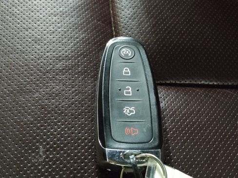 Used 2015 Ford Expedition Platinum RWD image 32
