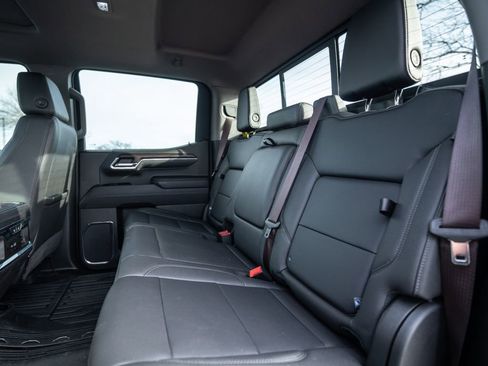 Used 2024 GMC Sierra 1500 SLT image 46