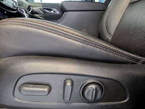 Used 2023 Chevrolet Traverse High Country AWD/4WD image 26