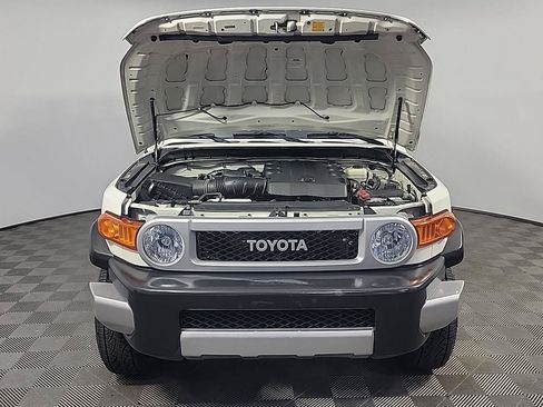 Used 2014 Toyota FJ Cruiser 4WD w/ Upgrade Package image 11