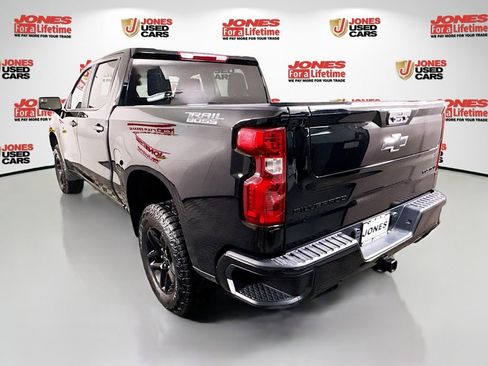 Used 2024 Chevrolet Silverado 1500 Custom Trail Boss w/ Midnight Edition image 2