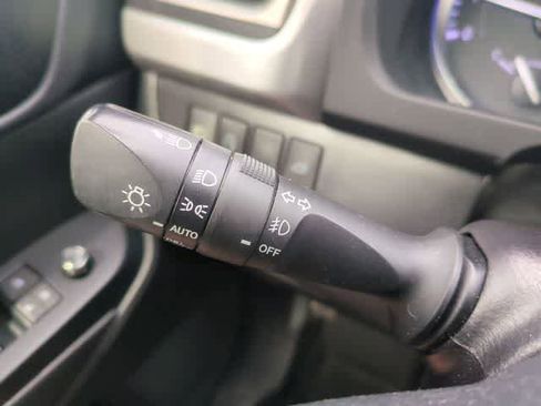 Used 2019 Toyota Highlander SE w/ Nightshade Edition image 27