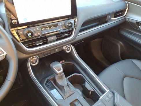 Certified 2025 Toyota Grand Highlander AWD image 28
