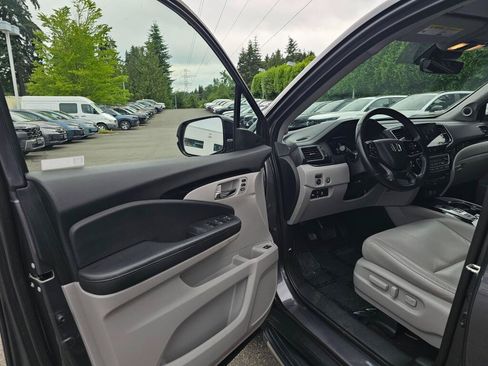 Used 2019 Honda Pilot Touring image 21