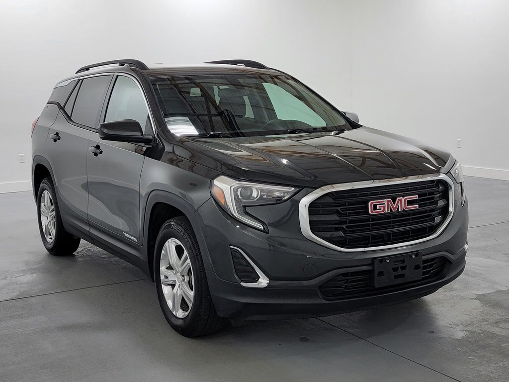 Used 2018 GMC Terrain SLE w/ Driver Convenience Package AWD/4WD image 2