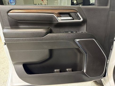 Used 2024 Chevrolet Silverado 2500 LT w/ Convenience Package image 22