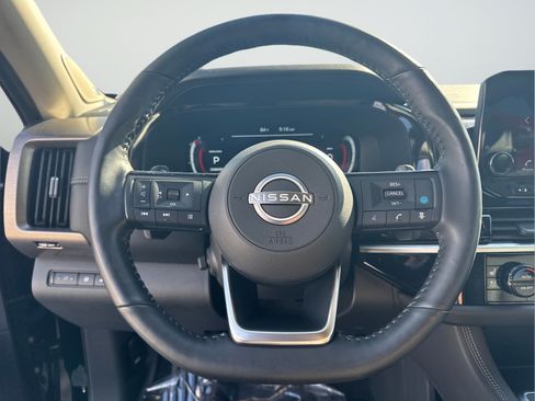 Certified 2025 Nissan Pathfinder Platinum w/ Cargo Package FWD image 20