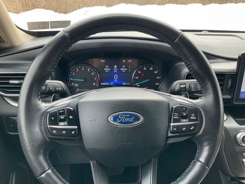 Used 2020 Ford Explorer XLT w/ Equipment Group 202A image 9