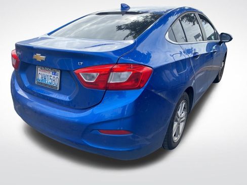 Used 2017 Chevrolet Cruze LT w/ Convenience Package image 4