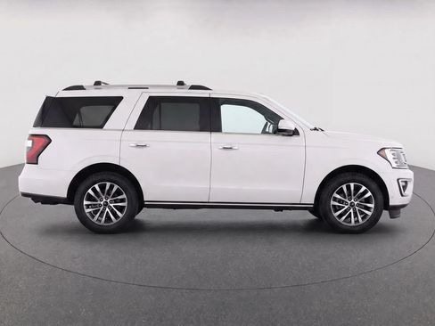 Used 2018 Ford Expedition Limited w/ Equipment Group 301A AWD/4WD image 8