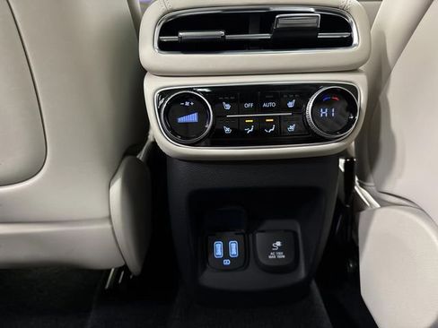 Used 2024 Genesis GV80 3.5T w/ Prestige Package image 35