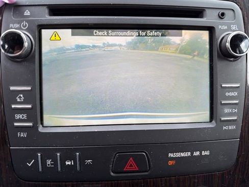 Used 2017 Chevrolet Traverse LT w/ Style and Technology Package FWD image 14