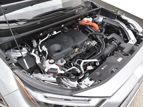 Used 2024 Toyota RAV4 SE w/ Weather & Moonroof Package AWD/4WD image 31