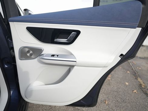 Used 2023 Mercedes-Benz EQE 500 4MATIC SUV image 41