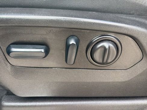 Used 2023 Chevrolet Silverado 2500 LT w/ Convenience Package image 18