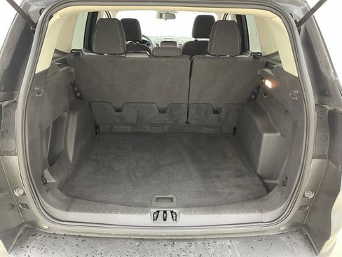 Used 2017 Ford Escape SE w/ Equipment Group 201A image 5