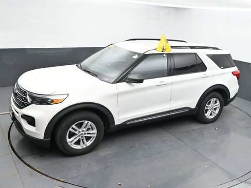 Used 2020 Ford Explorer XLT w/ Comfort Package image 39
