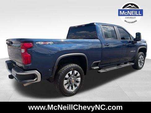 Used 2022 Chevrolet Silverado 2500 LT w/ Convenience Package AWD/4WD image 8