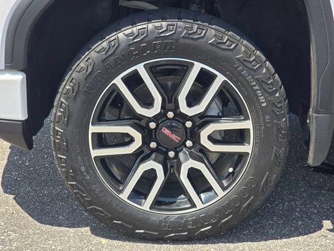 Certified 2023 GMC Sierra 1500 AT4 w/ Technology Package AWD/4WD image 29