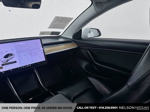 Used 2020 Tesla Model 3 Standard Range RWD image 23